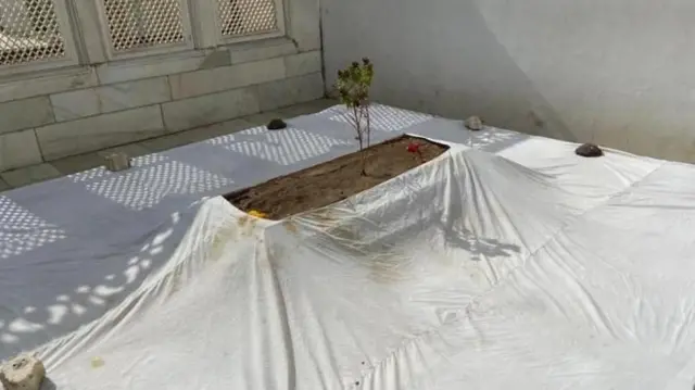 औरंगजेबाची कबर