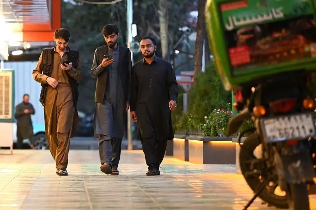 Afghanistan, internet