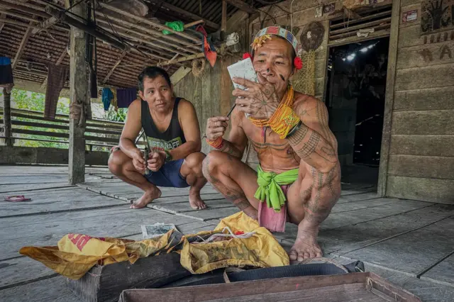 Aman Alangi, mentawai, sikerei