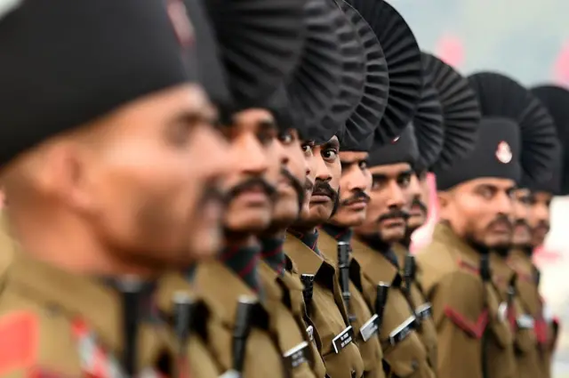 कांग्रेस का आरोप- सेना को अपना 'सैन्य राजदूत' बना रही है सरकार