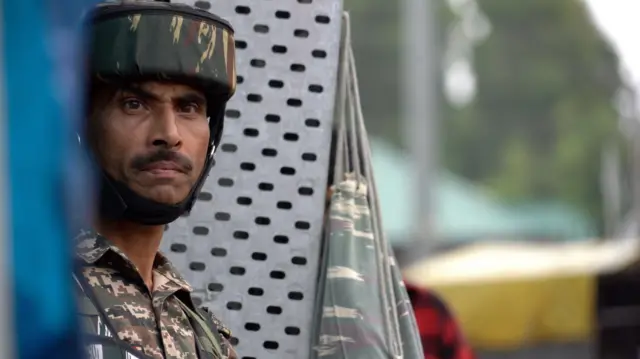 जम्मू-कश्मीर में तैनात भारतीय सेना का जवान 