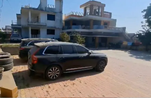 بھوپیندر سنگھ جھالا کا مکان اور گاڑیاں