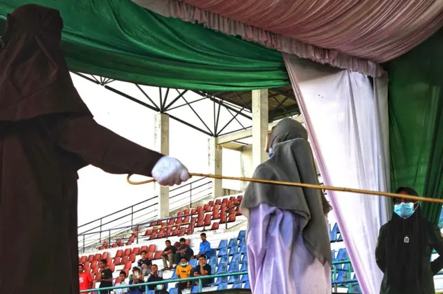 इंडोनेशियामध्ये आता लग्नाआधी शारीरिक संबंध ठेवण्यावर कायदेशीर बंदी 