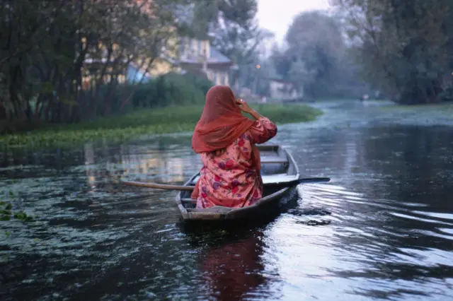 कश्मीर महिला