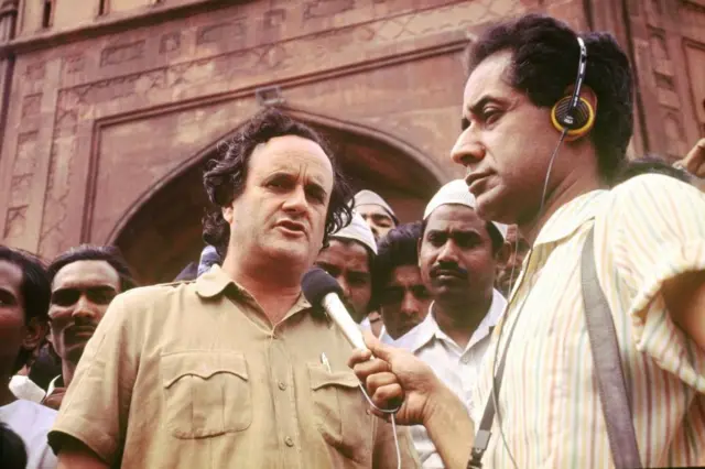 Sir Mark Tully, the BBC's 'voice of India', dies aged 90