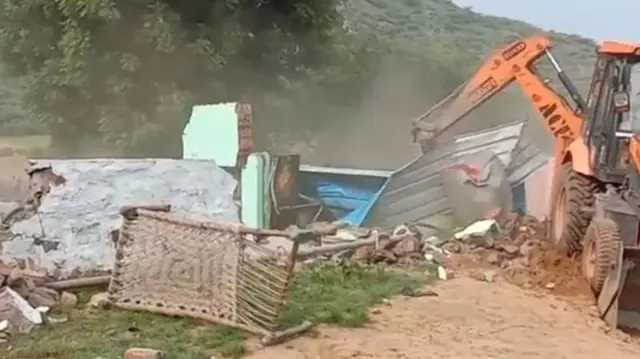 புல்டோசர் அரசியல்