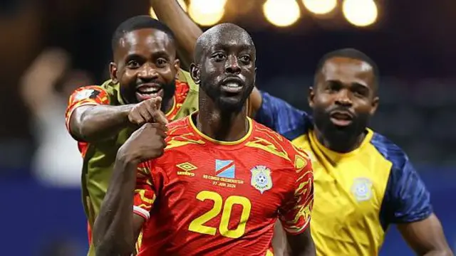 Yoane Wissa célèbre son troisième but contre l'Ouzbékistan