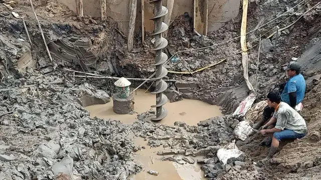 Anak laki-laki itu terdengar menangis minta tolong setelah dia jatuh ke pilar pada malam Tahun Baru. 