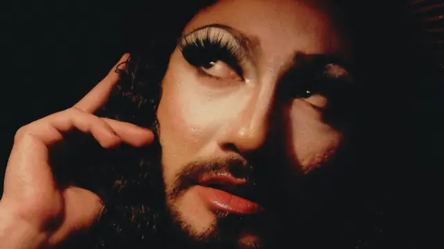 လူကာနဲ့သူငယ်ချင်းသေဒဏ်ချမှတ်ခံရမယ်ဆိုတဲ့အထိခြိမ်းခြောက်စာတွေရ