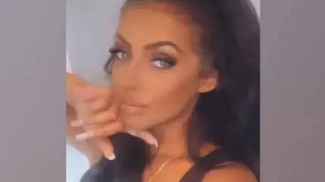 Irqlararo anal va guruh jinsiy aloqa Jinsiy ayol yugurish