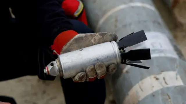 क्लस्टर बम