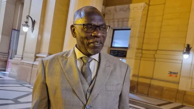 Mu kwiregura, Séraphin Twahirwa yavuze ko ivya jenoside ataco abiziko kuko yari afise umugore w'umututsikazi