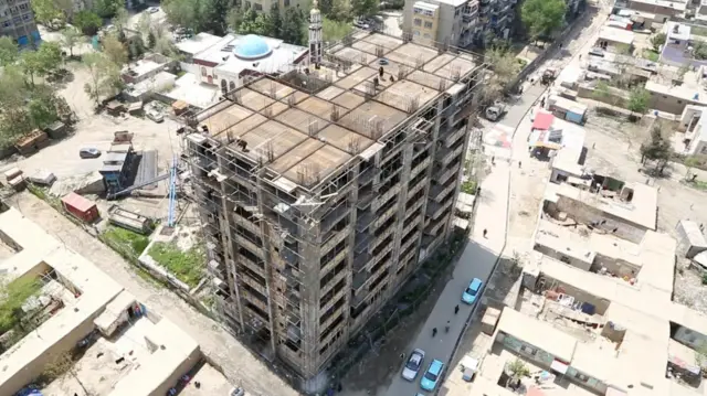 د طالبانو حکومت د د کور او ښار جوړولو وزارت وايي چې د پسرلي له راتګ سره په ګڼو سیمو کې ودانیزې چارې چټکې شوې