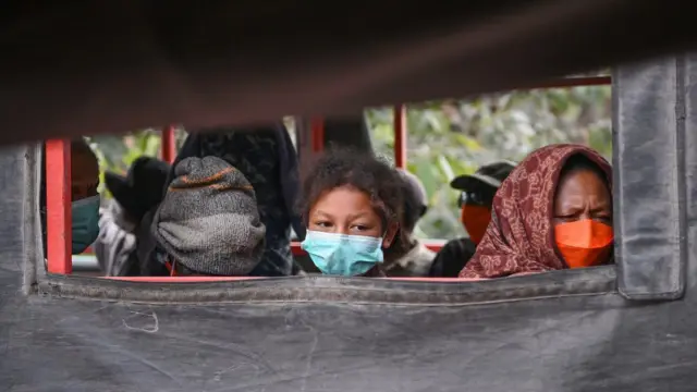 Gunung Lewotobi meletus