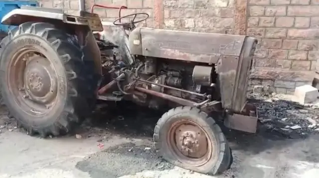 একাধিক জায়গায় অগ্নিসংযোগের ঘটনাও ঘটেছে। 