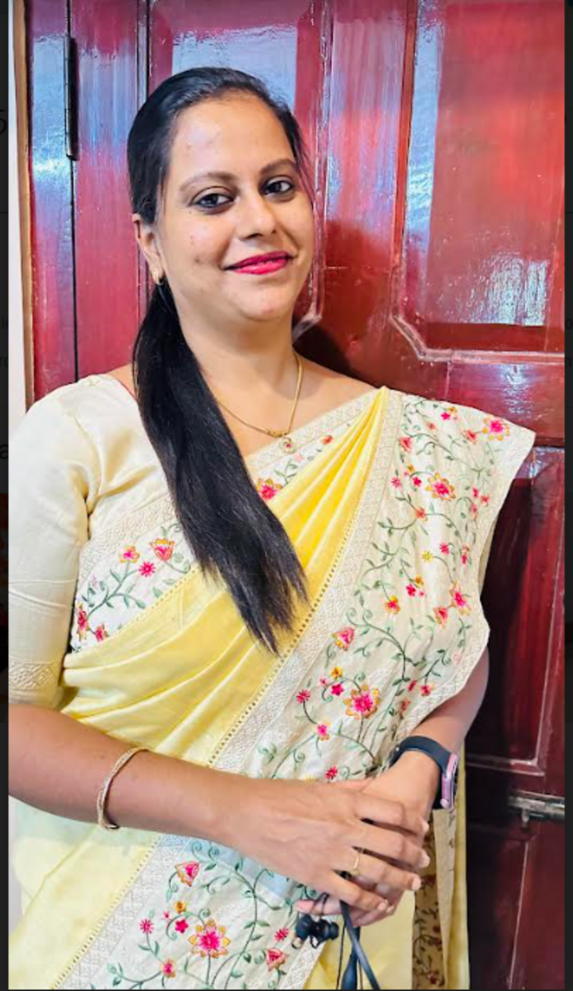 மாடியில் இருந்து மீட்கப்பட்ட குழந்தை; தாயின் உயிரை பறித்த சமூக வலைதள பதிவுகள்!