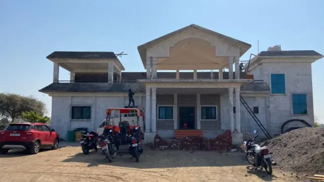 અક્ષયનો બંગલો તૈયાર થઈ રહ્યો છે