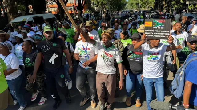 Awọn to n ṣe ifẹhonuhan tako awọn alejo ni South Afrika