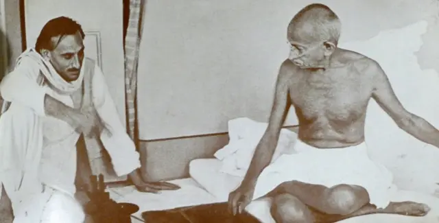 મહાત્મા ગાંધી અને આચાર્ય કૃપલાણી