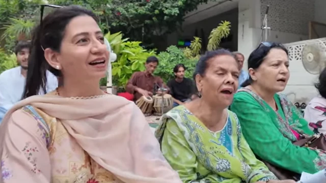कराची में महिलाओं की संगीत सभा