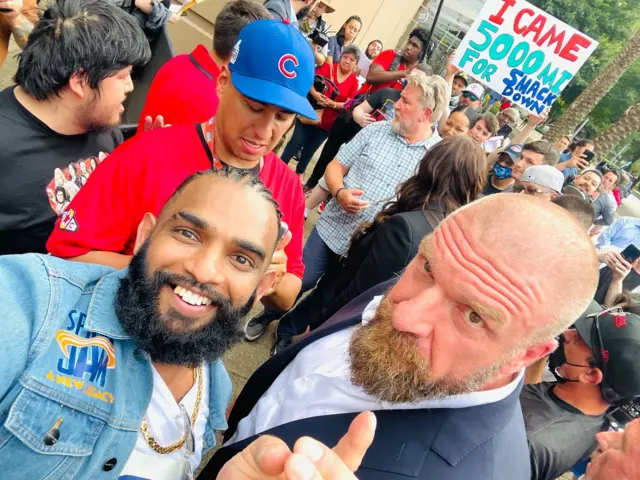 "ට්රිපල් H, අන්ඩර්ටේකර් වගේ ක්රීඩකයින්ගේ කාලේ ඉදලා මම රෙස්ලින් බලාගෙන හිටියේ."