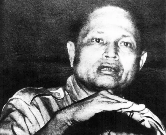 အင်းစိန်စစ်တမ်းရေးပြီး အင်္ဂလိပ်၊ အမေရိကန် မဟာမိတ်တွေနဲ့ ပူးပေါင်းပြီး ဖက်ဆစ်ကို တိုက်ထုတ်ဖို့ လှုံ့ဆော်ခဲ့