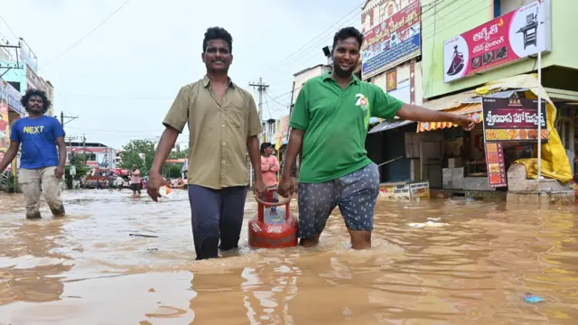 వరద నీరు