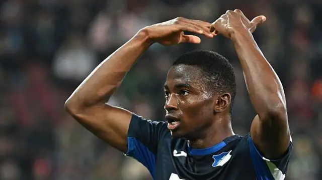 Umukinyi w'inyuma wa Cote d'Ivoire Bazoumana Toure 