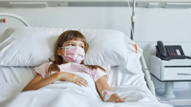 kain sprei, rumah sakit, bakteri, jamur, mikroba, bantal