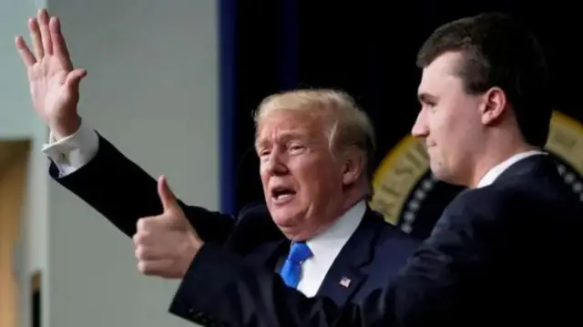 دونالد ترامپ چند بار از زمان کشته شدن چارلی کرک به او ادای احترام کرده است