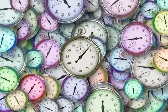 Түрдүү чөнтөк сааттар