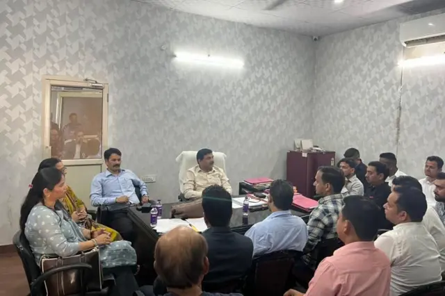 దెహ్రాదూన్‌, కాల్పులు, నైట్ లైఫ్, రిటైర్డ్ బ్రిగేడియర్ ముఖేష్ జోషి, బార్, రెస్టరెంట్, మద్యం