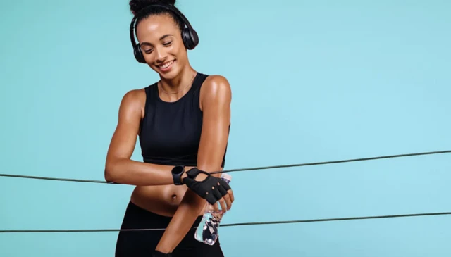 ஒரு நாளைக்கு எவ்வளவு தண்ணீர் அருந்த வேண்டும்? அதிகமாக தண்ணீர் அருந்துவது பிரச்னையா?