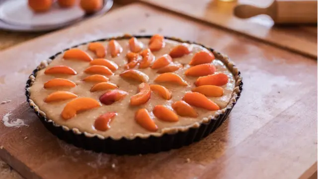 Фруктовый торт с франжипановой начинкой