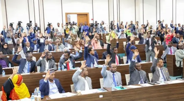 Porno dumba tiqinli külotkida yuradi Porno fon rasmi jinsiy fon rasmi