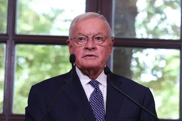 Ще кілька днів тому Келлог відвідував Київ. Під час його присутності обстрілів не було