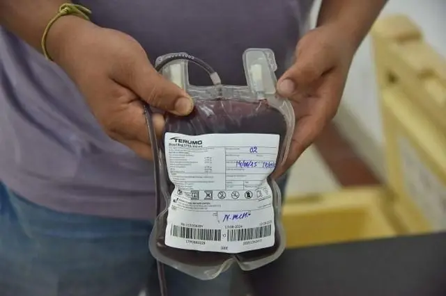 ஒருவருக்கு வேறு வகை ரத்தம் செலுத்தப்பட்டால் என்ன ஆகும்?