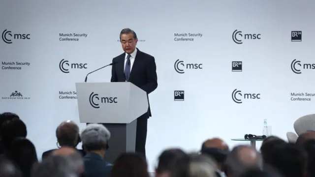 মিউনিখ নিরাপত্তা সম্মেলনে বক্তব্য রাখছেন ওয়াং ই