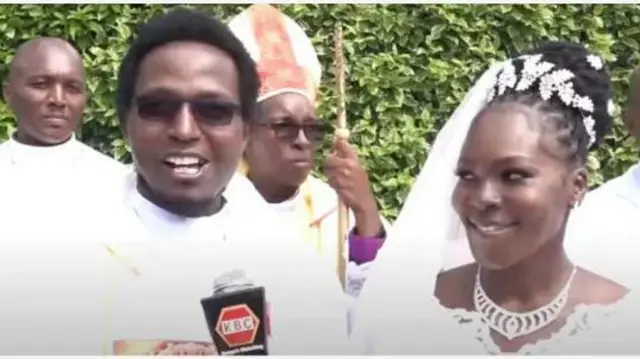 Aworan Alufaa Jude Obasi ati obinrin to wọ aṣọ iyawo