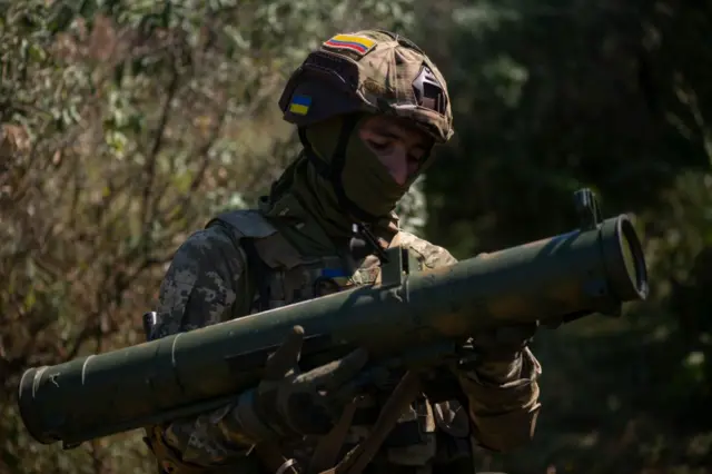 Колумбийский солдат с гранатометом