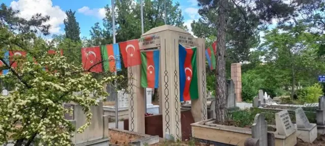 Rəsulzadənin məzarı