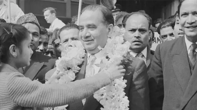 অবিভক্ত বাংলার তৎকালীন প্রধানমন্ত্রী হোসেন শহীদ সোহরাওয়ার্দী