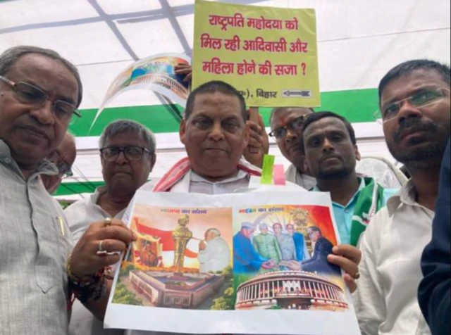 बिहार में जदयू और अन्य दलों ने अनशन किया