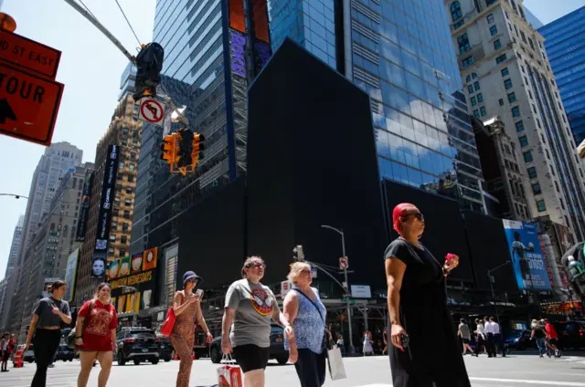 Pantallas apagadas en Time Square