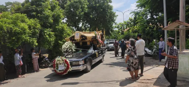 ပြည်သူ့မေတ္တာကို သက်ဆုံးတိုင်အောင် ရရှိခဲ့