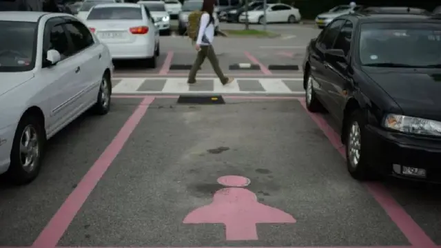 پارکینگ زنها