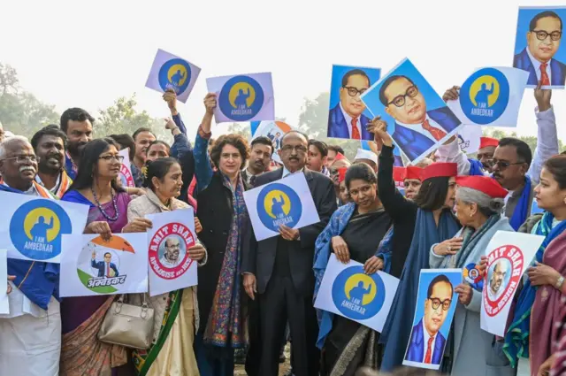 धनखड यांच्या राजीनाम्यामागील एक कारण म्हणजे न्यायमूर्ती यशवंत वर्मा प्रकरणात राज्यसभेत विरोधी पक्षाच्या प्रस्तावाला त्यांनी दिलेली मान्यता हे आहे, असंही म्हटलं जात आहे.