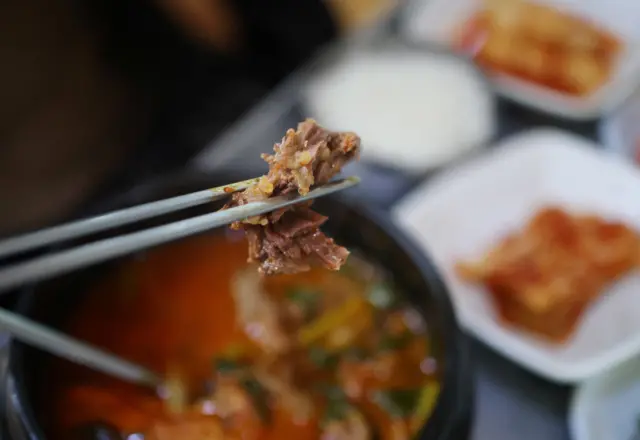 कोरियाले सेवा क्षेत्रमा नेपाली कामदार लिने भएको छ र त्यसमा रेस्टुराँ पनि पर्छ