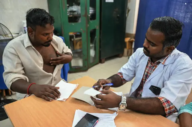 வாக்-இன் நேர்காணல் மூலம் மருத்துவர்கள் நியமனம்