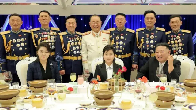 Kim Ju-ae ari hagati ya se wiwe Kim Jong-un na nyina wiwe Ri Sol Ju mu musi mukuru 